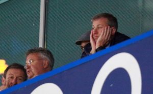 Bílý kůň namísto Abramoviče. Jak se Rusové vyhýbají sankcím