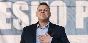 Jan Urban: Poslanecká přehlídka demagogie, hlouposti a neúcty k faktům