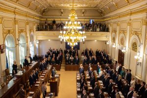 Robert Břešťan: Podvodníci, pornoherci a práskači. Kdo že tu vyhrál volby?