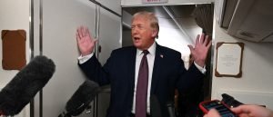 Vděčný má být Trump nám: armádu USA platí spojenci nákupem amerického dluhu