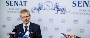 Třicet let Senátu: protiváha Klausovi, Zemanovi i Babišovi. Ale na jak dlouho?