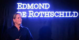 Epstein radil odsouzené bance Edmond de Rothschild. Ta chtěla podnikat i v Česku