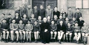 „Svazačky nás nutily tančit,“ vzpomíná řeholník na internaci roku 1950