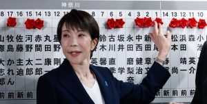 Pod tlakem Číny i Trumpa. Japonsko s pacifismem nekončí, bránit se ale bude