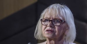 Návrat kontroverzní diplomatky. Radí Macinkovi, v čem a za kolik ministerstvo neřeklo